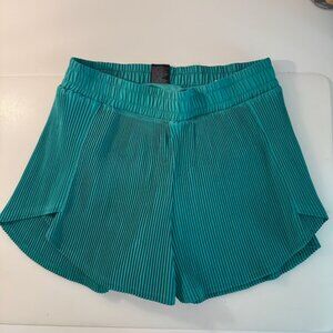 All in Motion Green Micro-Pleated Running Shorts 2.5 - Size XS